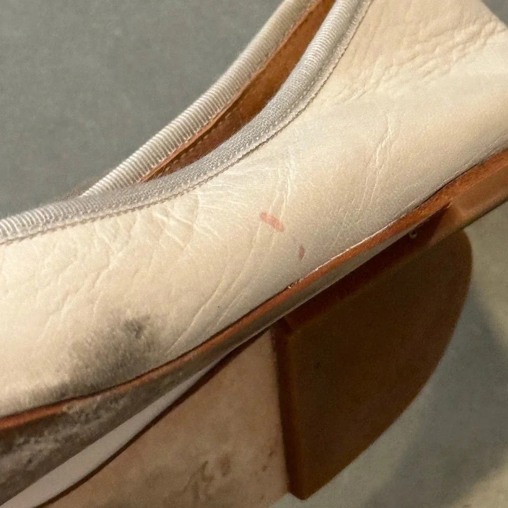 Tory Burch‎ Minnie Travel Ballet Flats Cream Leather Gold Logo Charm Size 9M